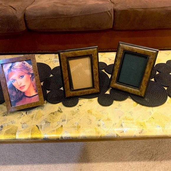 Elegant‎ Set of 3  picture frames - timeless charm! - Picture 1 of 3